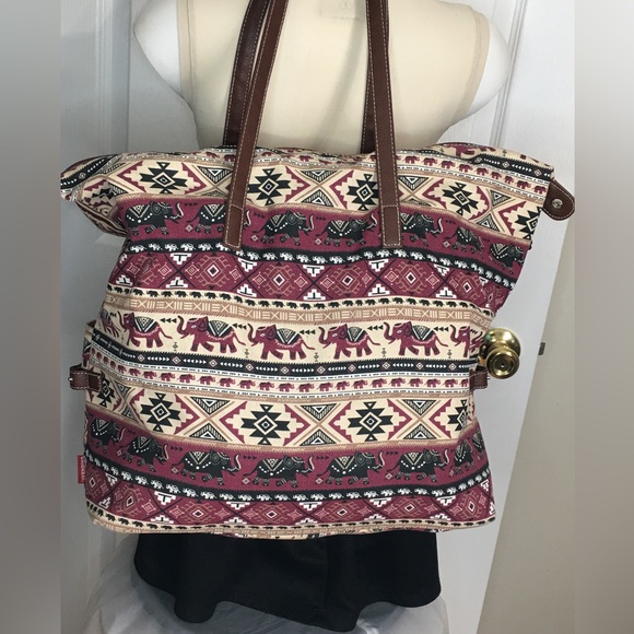 UNIONBAY Expandable Weekender/Overnight Tote Bag - Picture 4 of 6